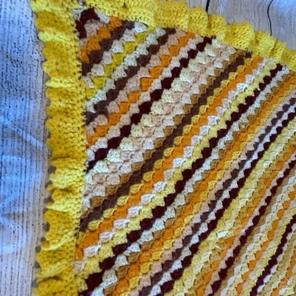 Grannycore Handmade Afghan‎ Autumn Stripe Colors with Ruffles 68